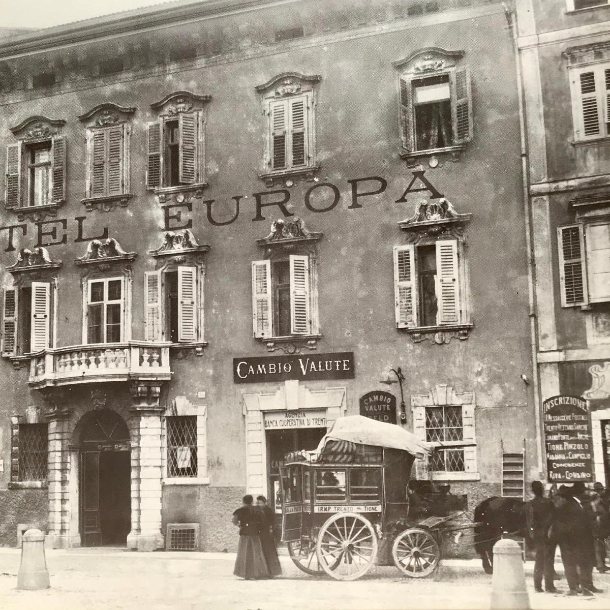 Una passeggiata a Trento ad inizio Novecento tra alberghi e caffè